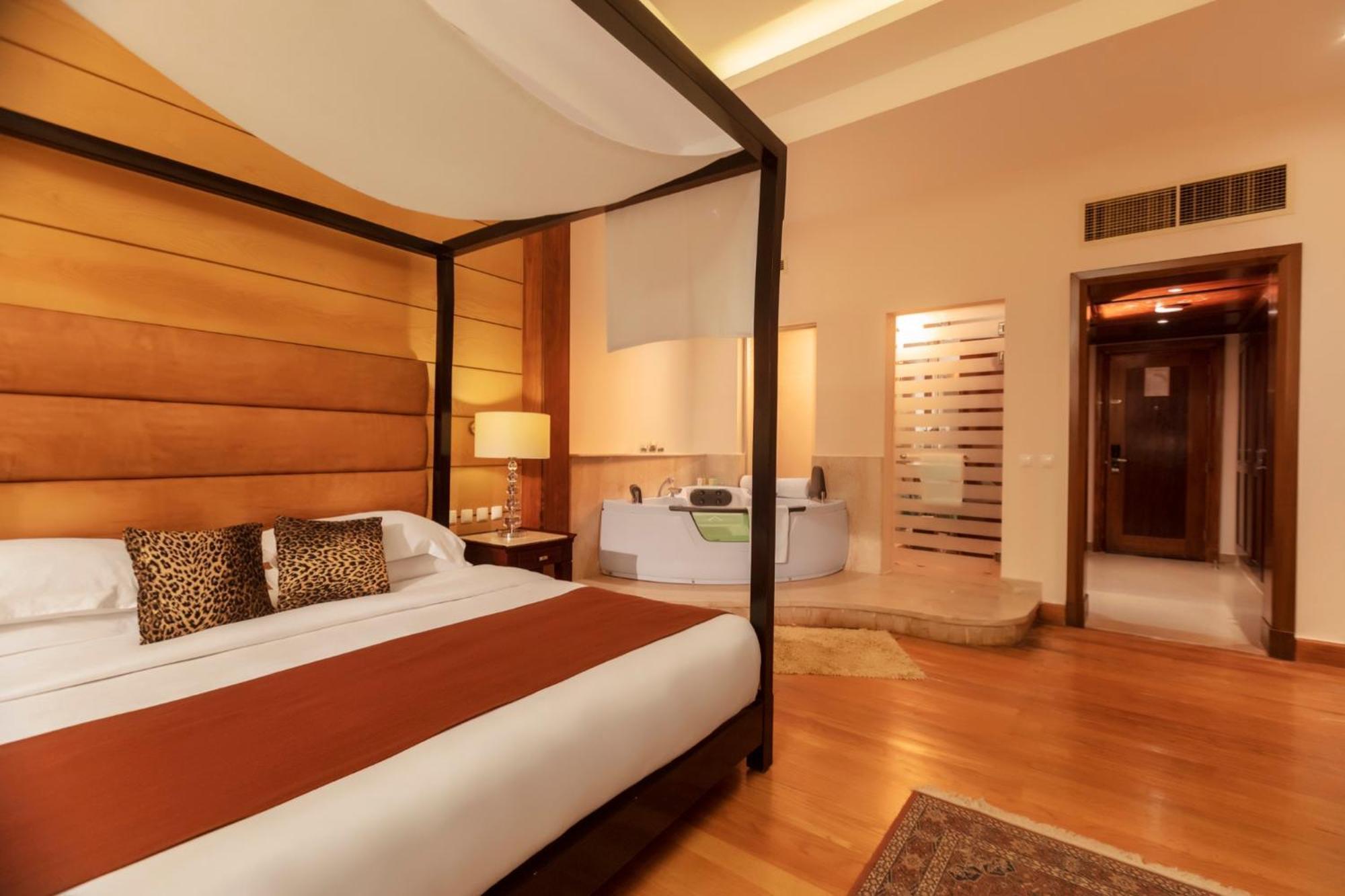 Royal Savoy Sharm El Sheikh (Adults Only) Sharm El Sheikk Exterior foto A suite at the Taj Mahal Palace, Mumbai
