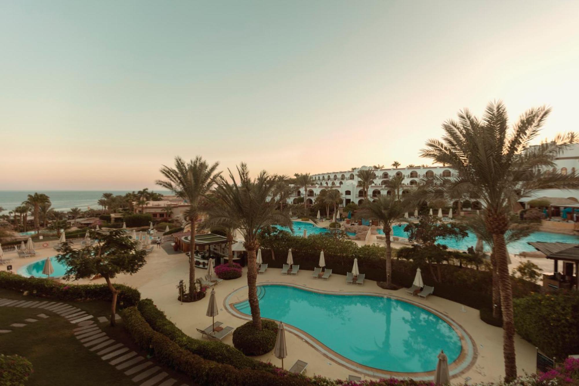 Royal Savoy Sharm El Sheikh (Adults Only) Sharm El Sheikk Exterior foto Sunrise at the Hilton Sharm El Sheikh