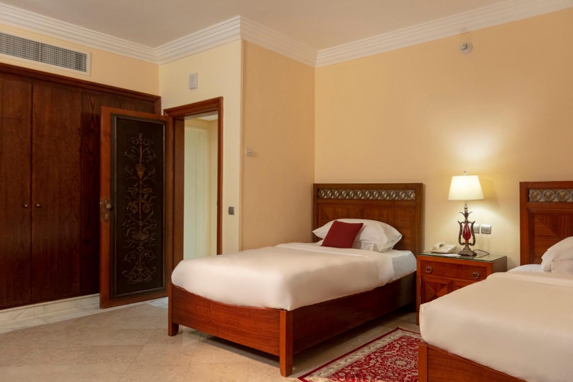 Royal Savoy Sharm El Sheikh (Adults Only) Sharm El Sheikk Exterior foto A bedroom at the hotel